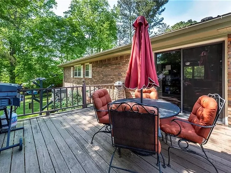 2347 Morgan Rd — Photo 15