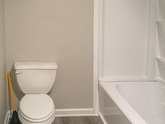 4th image of 300 Greenough St