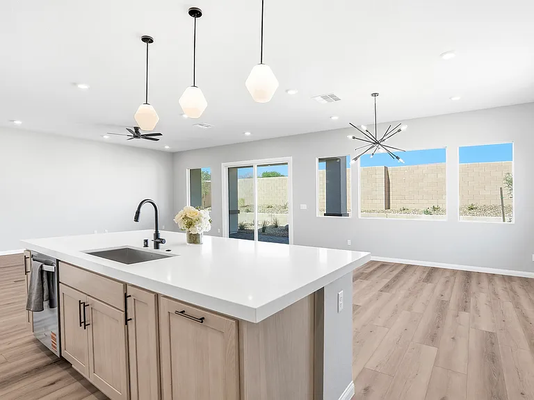 6323 Zephyr Ct — Photo 11