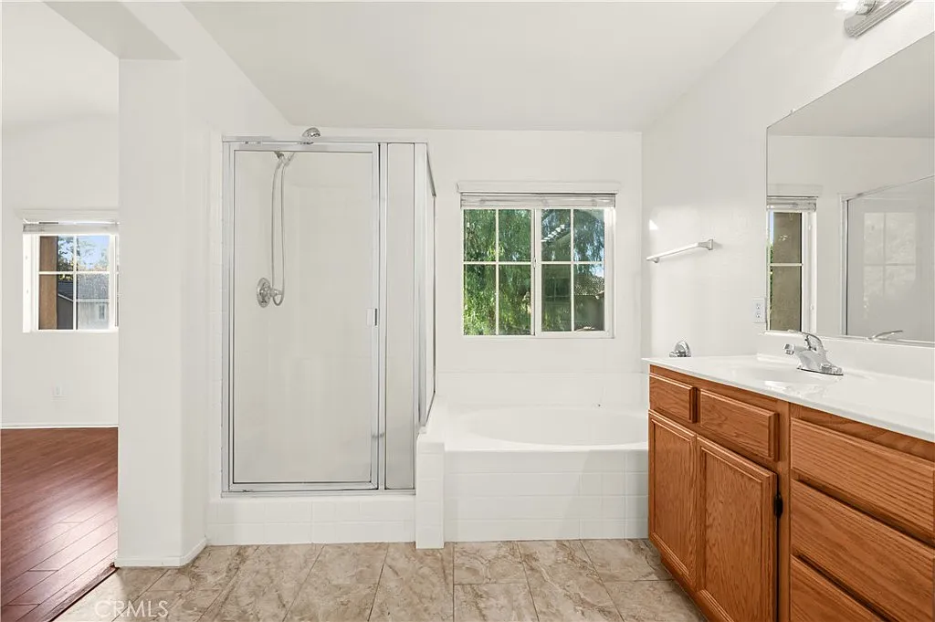 4 bed, 2.5 bath, 1819 sqft, $3,500 — Photo 4