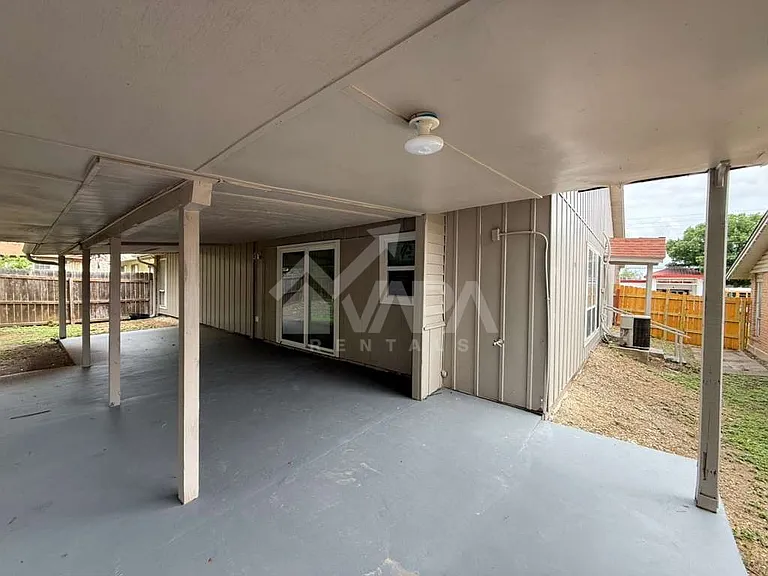 7729 Narrow Pass Dr — Photo 17