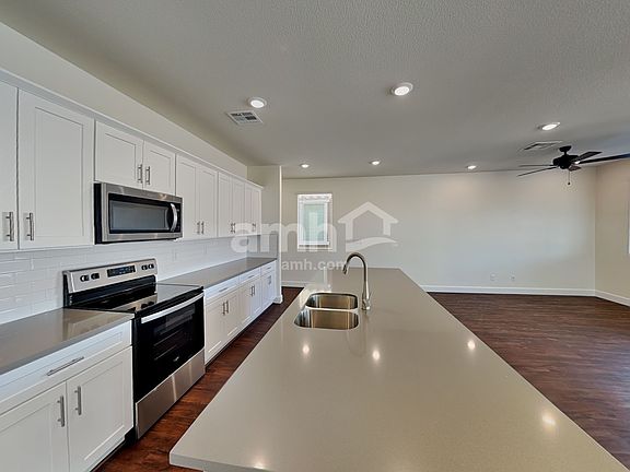 3rd image of 556 Topiary Park Ave