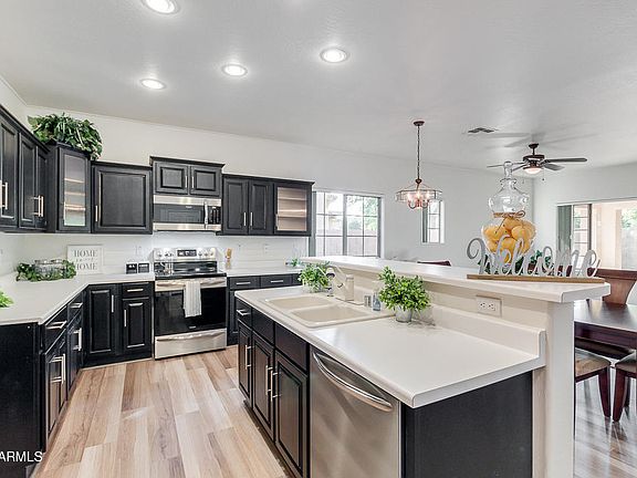 4th image of 13267 W Clarendon Ave