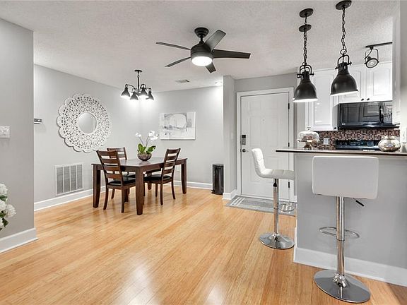 3rd image of 1110 Pine Heights Dr NE #1110