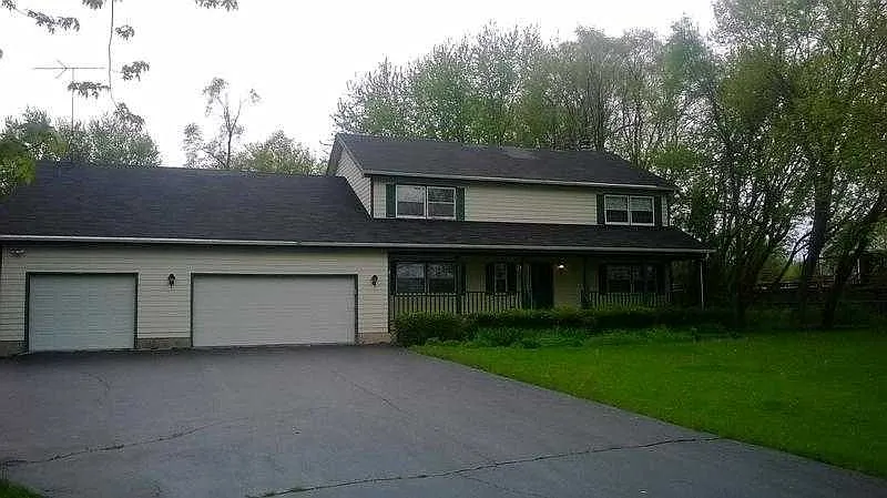 638 Meadow Ln photo 1