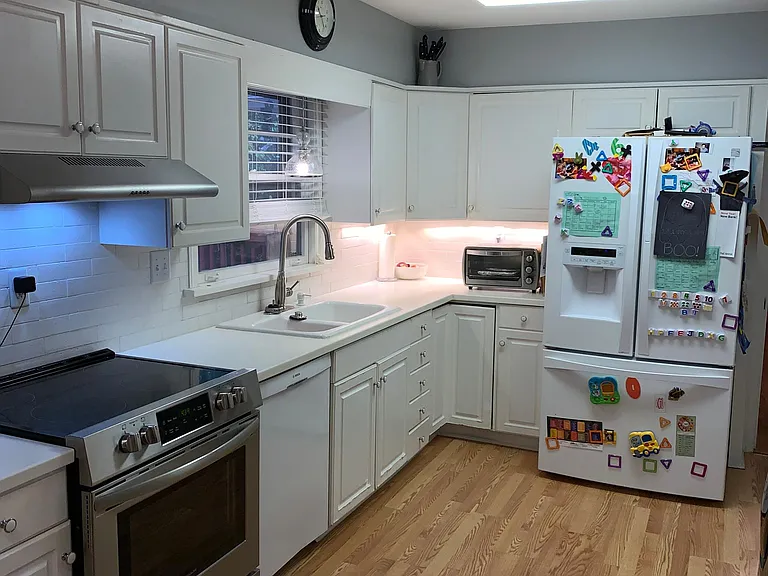 1360 Fama Dr NE — Photo 4