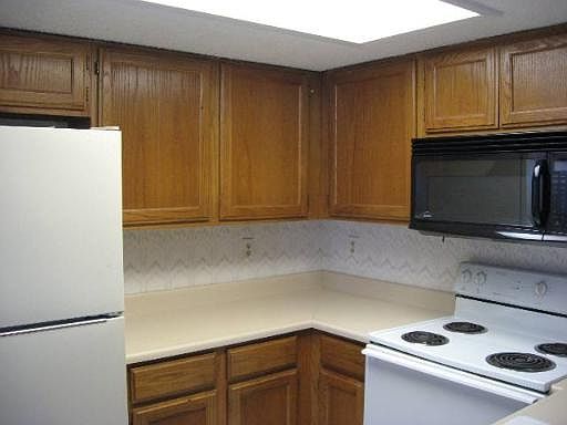 4th image of 5618 STREAM VALLEY DR #5618