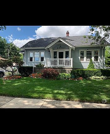 3rd image of 22107 Birchwood Ave