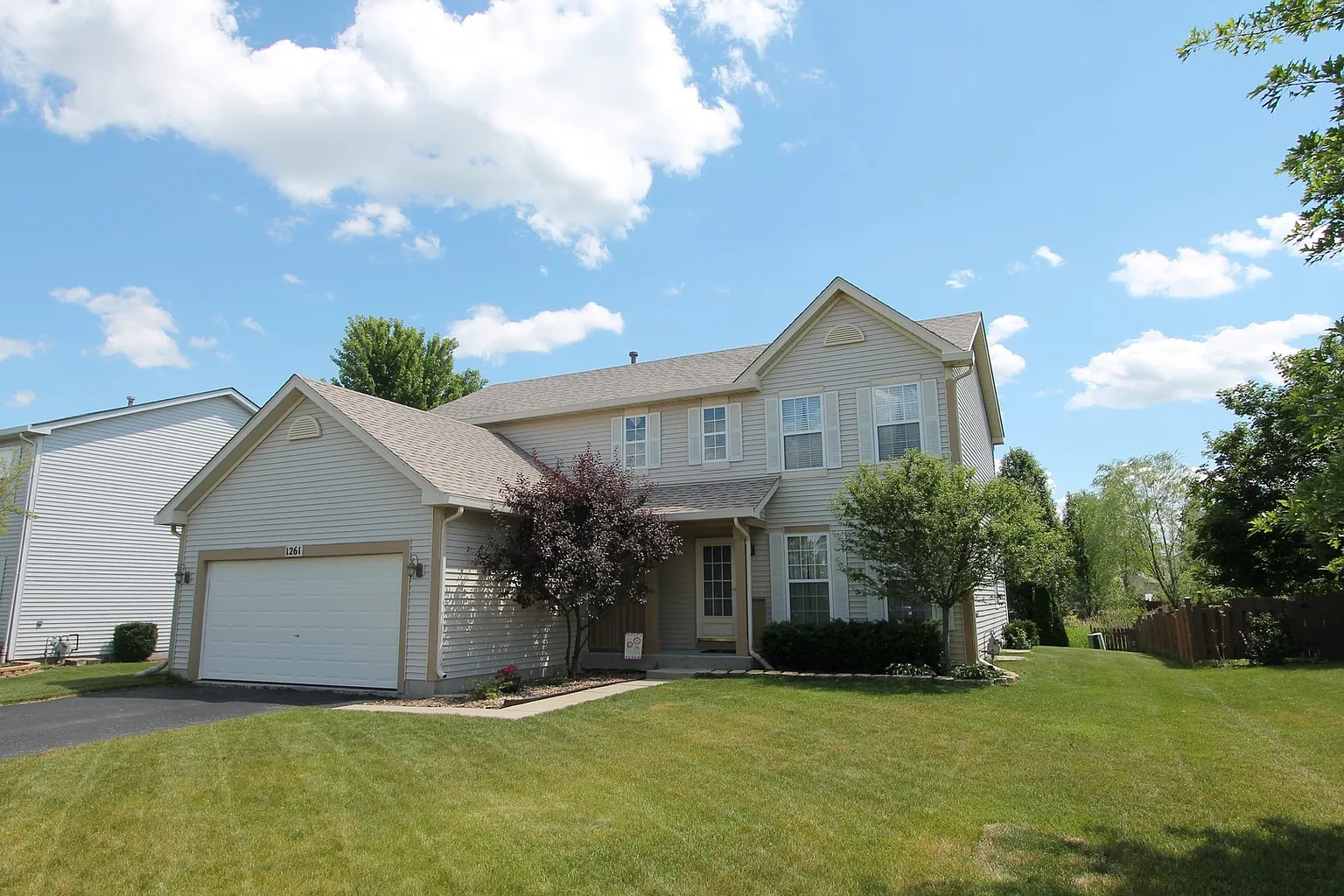 1261 E Fox Chase Dr photo 1