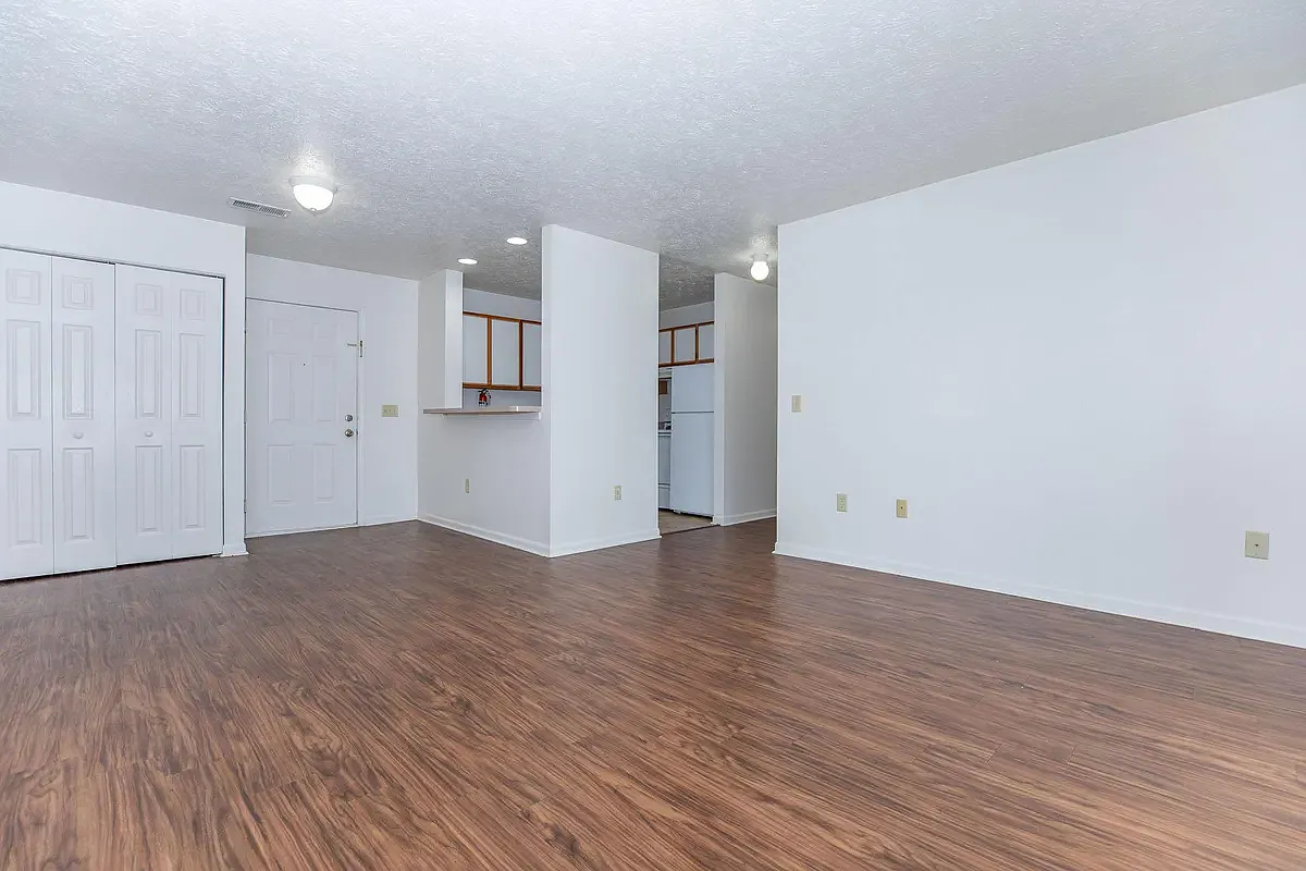 Camby Crossing Apartments — Photo 3