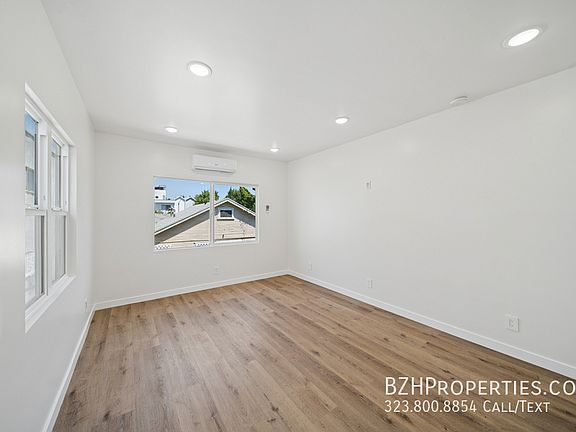 2nd image of 1029 N Gardner St