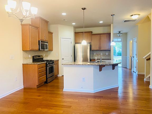 3rd image of 714 Silver Stream Ln