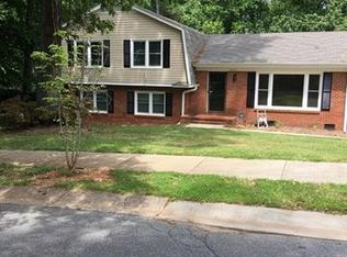 8714 Stonehurst Dr, Charlotte, NC 28214