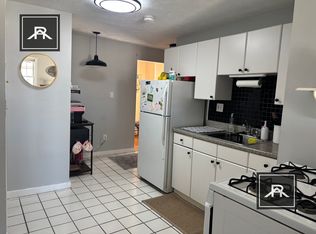 527 E 3rd St #3F, Boston, MA 02127