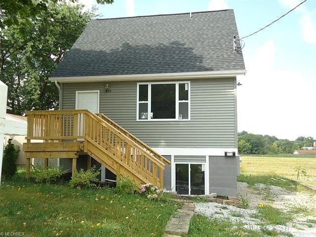 1st image of 212 1st St