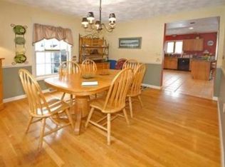 31 Orchard St, Merrimac, MA 01860