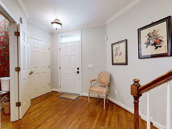 5th image of 3423 Golf Club Ln