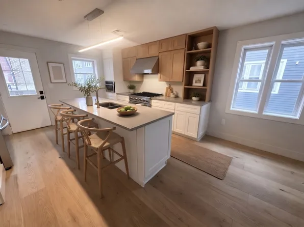 122 W 7th St #E, Boston, MA 02127