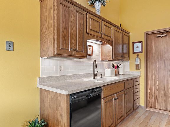 4th image of 2421 Cross Creek DRIVE #D