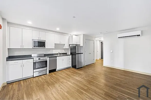 1904 Sansom St #202 — Photo 19