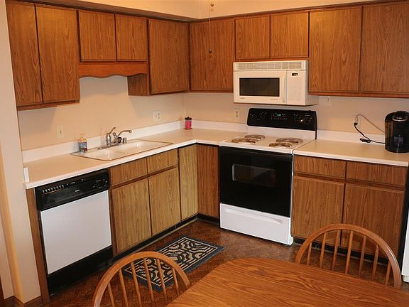 5th image of 1440 Canyon Dr #9