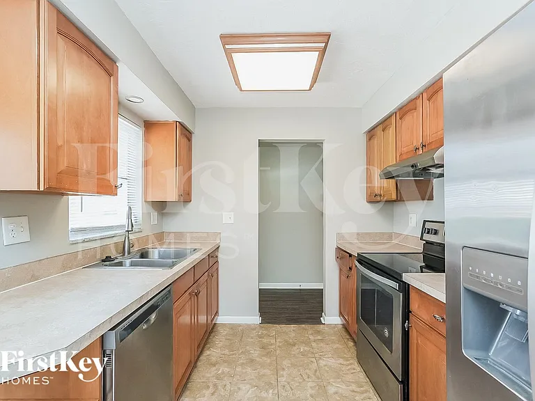 319 Scott Ct — Photo 5