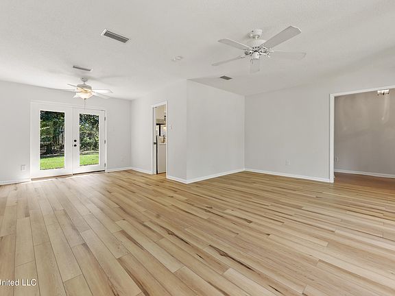 5th image of 9503 Marina Ave