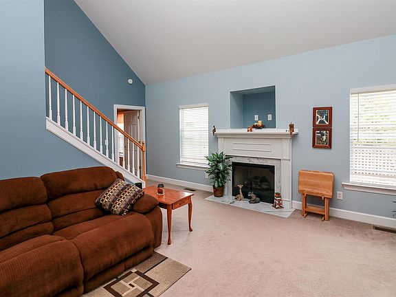 4th image of 826 Ronald Dr