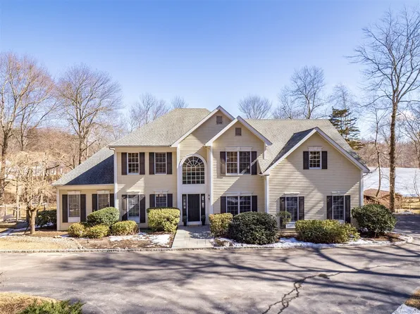 32 Wildwood Drive, Wilton, CT 06897