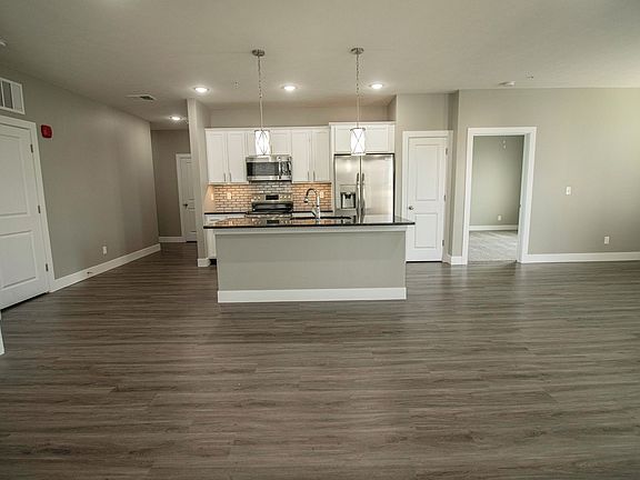 2nd image of 500 South St #513