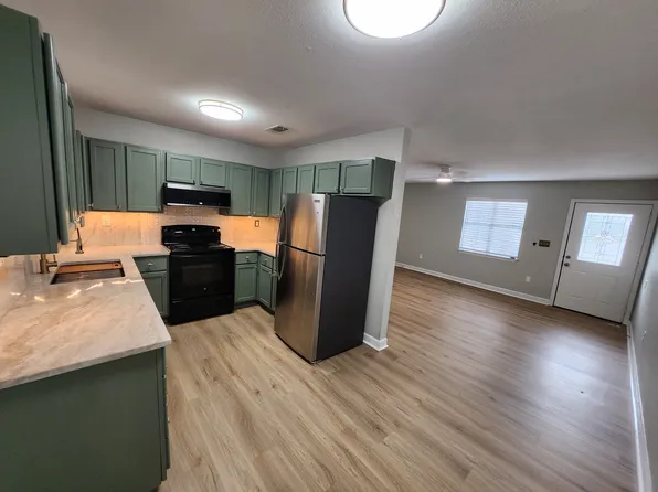 15052 Janus Rd #C, Diberville, MS 39540