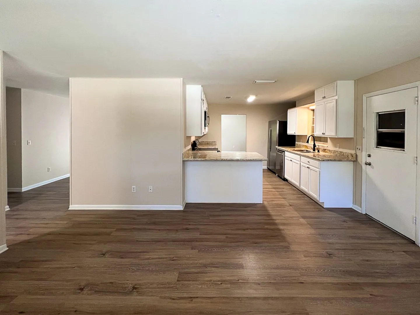 Recently Updated 4/2 House With In Pine Estates - Available August — Photo 3
