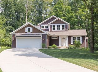 6316 Arrowhead Trl, Middleville, MI 49333