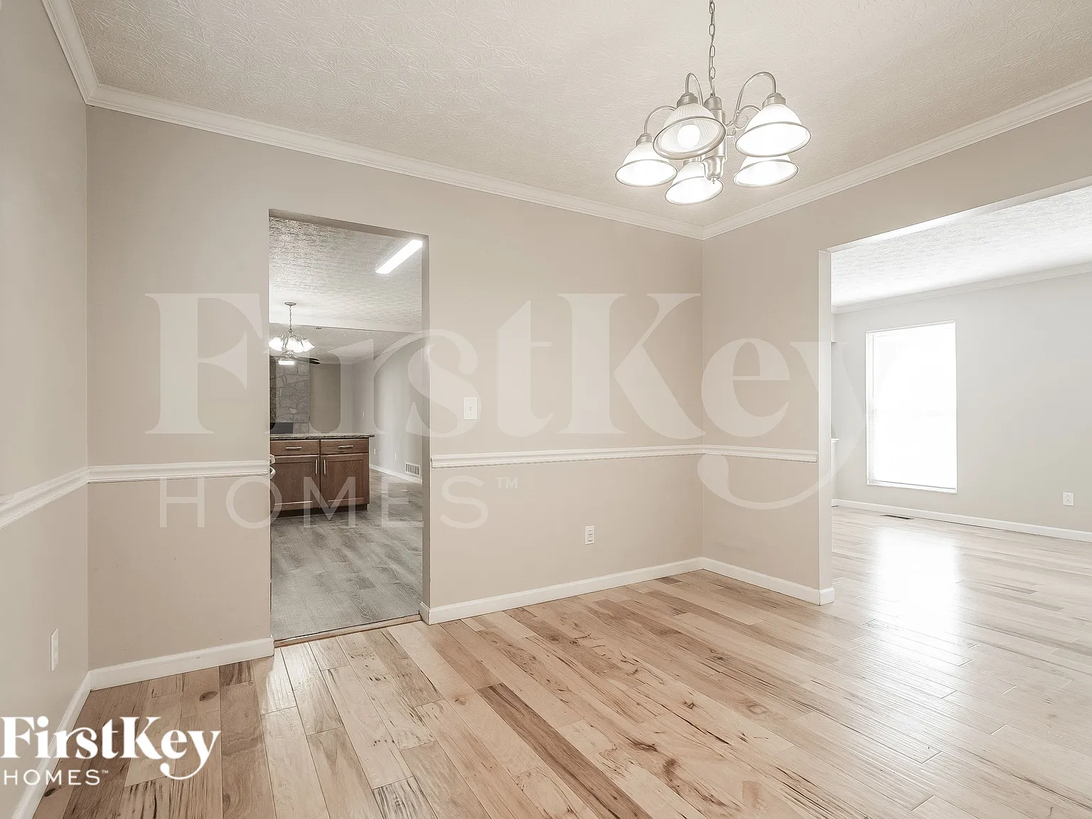 4 bed, 2.5 bath, 1940 sqft, $3,130 — Photo 4