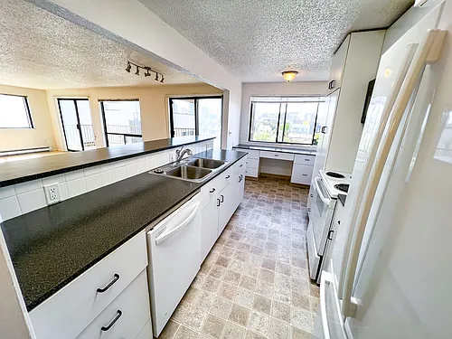 Annaron Apartments Photo 1