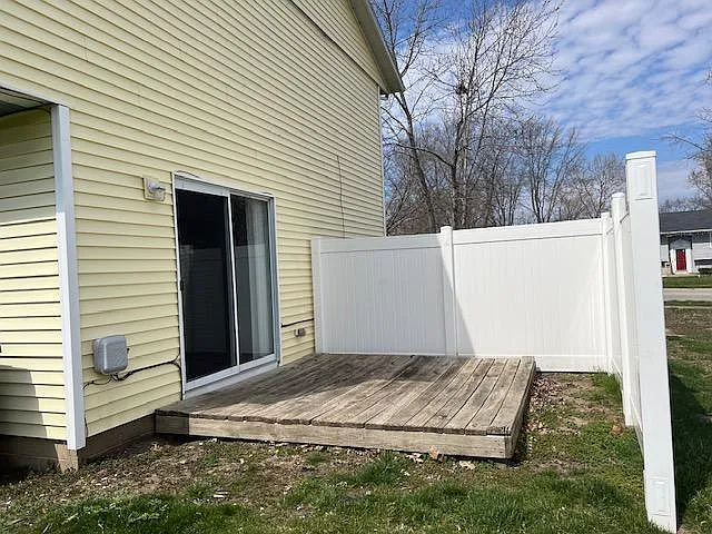 3 bed, 1.5 bath, 1200 sqft, $1,580 — Photo 3
