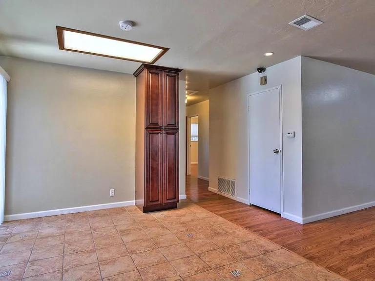 2851 Mark Ave — Photo 9