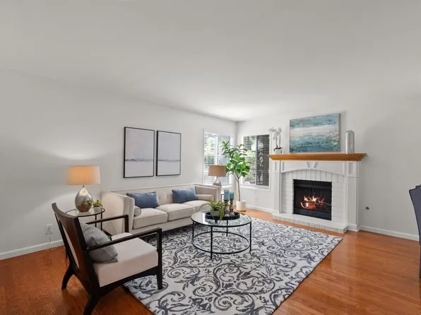 21905 Grovepark Dr, Santa Clarita, CA 91350