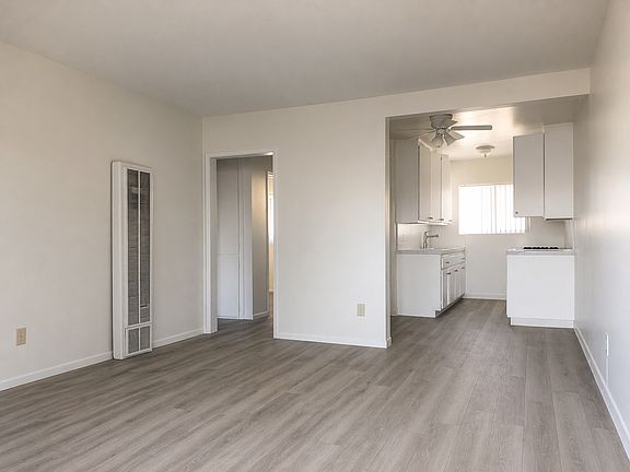 4th image of 821 Glenway Dr APT 8