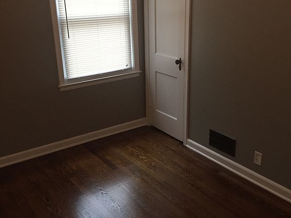 Back bedroom 