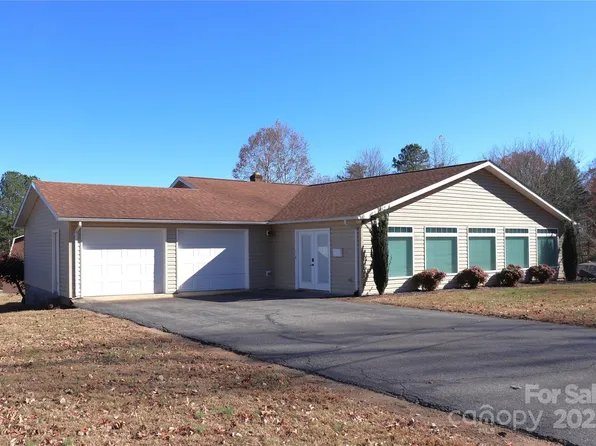 3041 Heffner Pl, Hudson, NC 28638