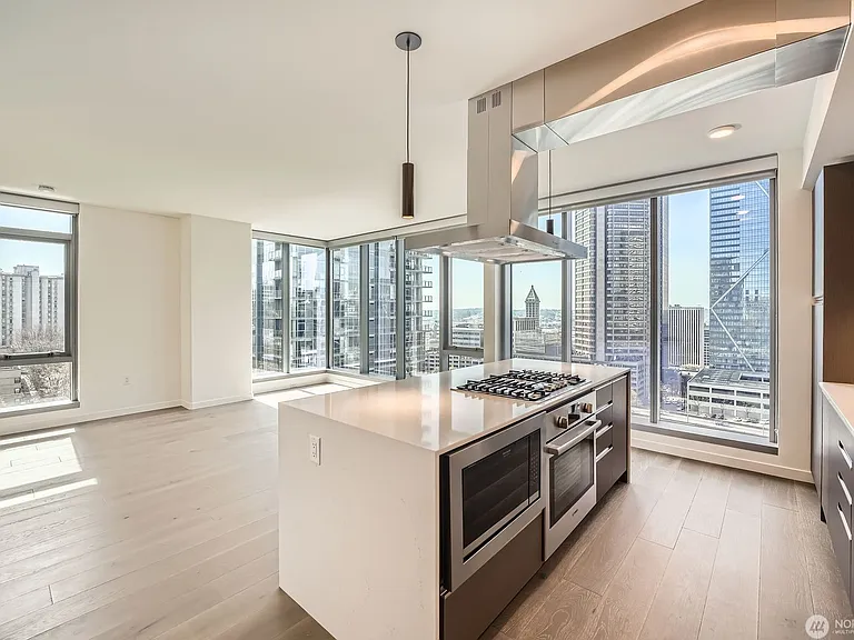 800 Columbia St #1205 — Photo 29