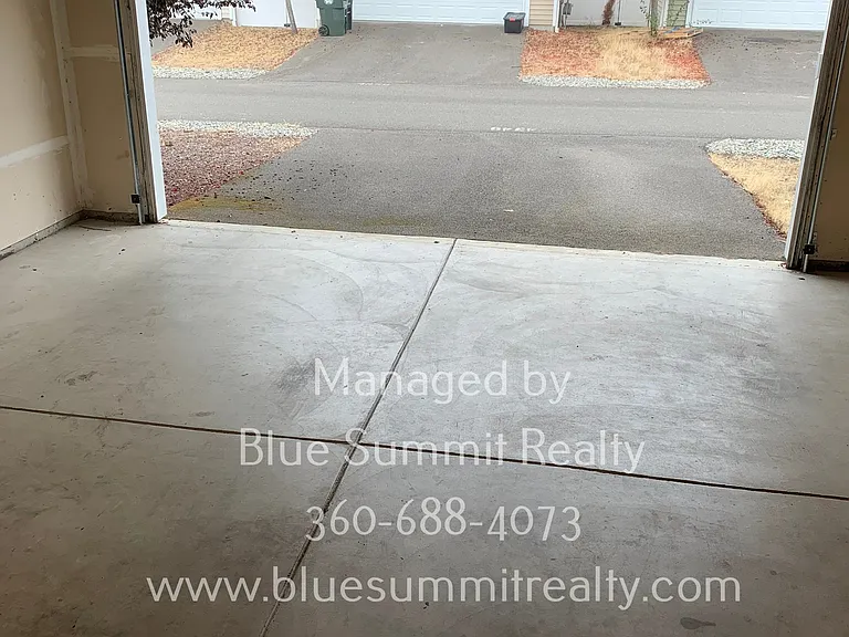 4349 McKinley St NE — Photo 17