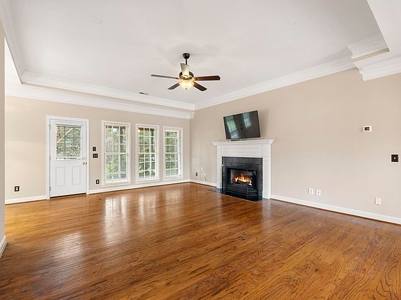 5th image of 102 Bouchillion Dr