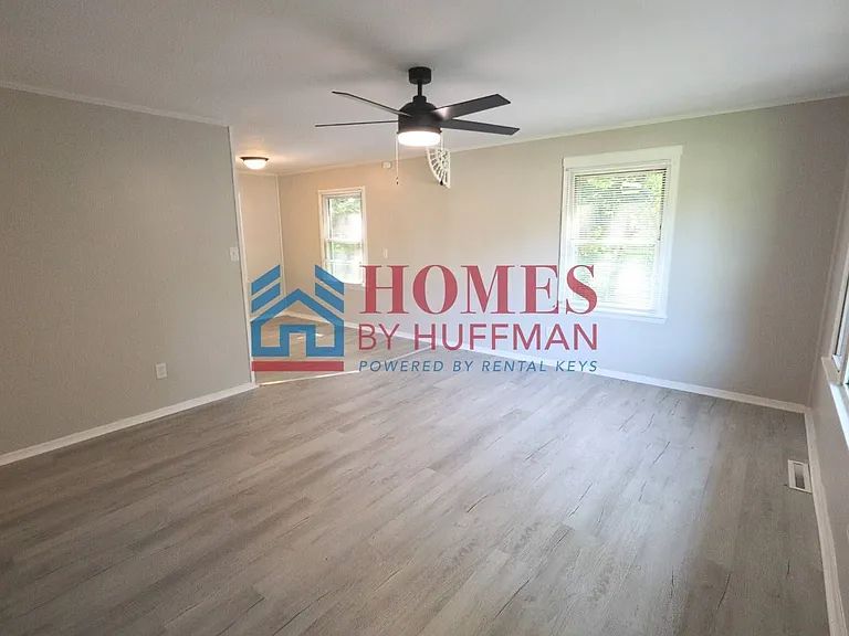 1150 E Olmstead Ave — Photo 4