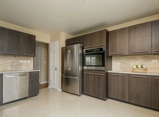 587 Conservatory Ln, Aurora, IL 60502