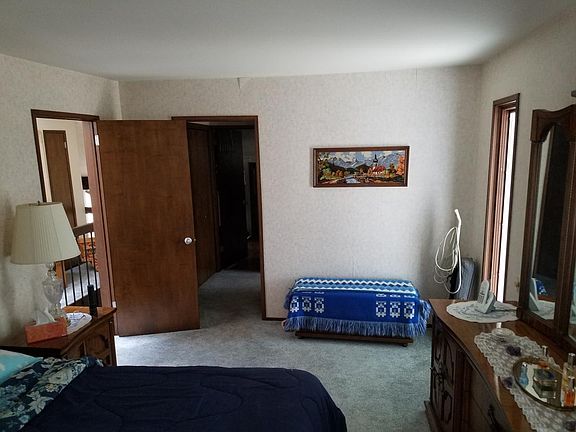Master Bedroom (1)