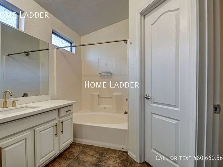 2250 E Deer Valley Rd #26 — Photo 18