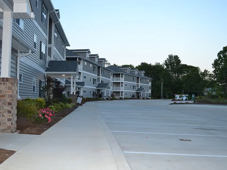 156 Lambert Dr — Photo 5