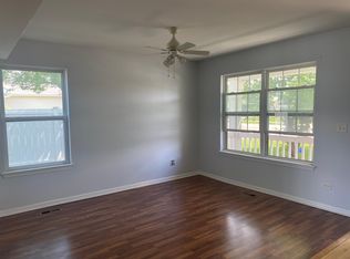 21530 Loch Ln, Crest Hill, IL 60403